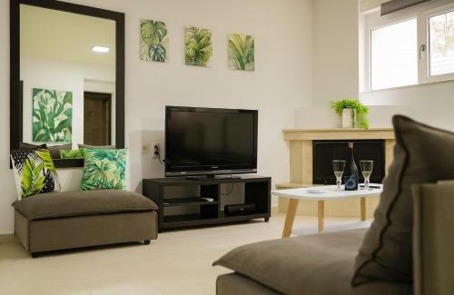 Kato Gouves Apartment | Zircon Gem - Kato Gouves Garden Oasis
