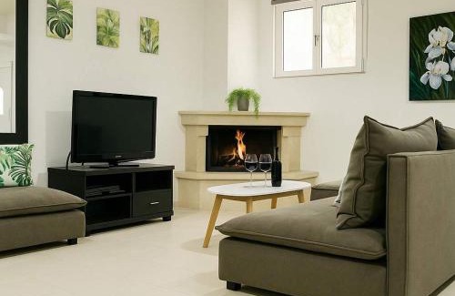 Kato Gouves Apartment | Zircon Gem - Kato Gouves Garden Oasis