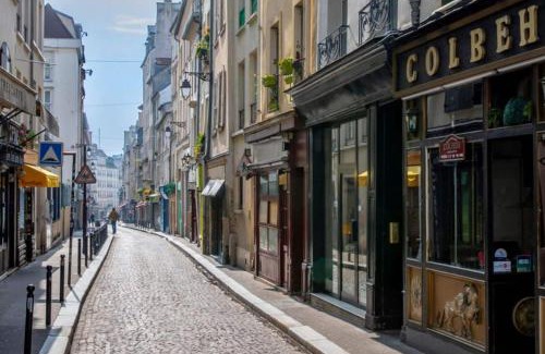 5th Arrondissement Apartment | Zoé - Design 2BR Mouffetard