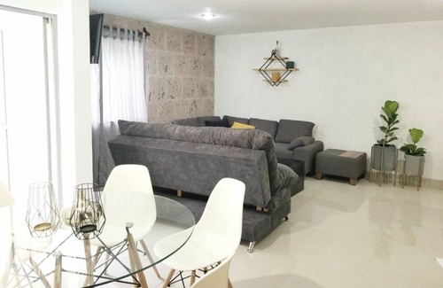 Zona Expo House | Zona Expo Guadalajara near apartment