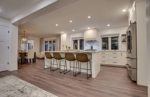 Steelville House | Zook Manor | HOT TUB, Game Room + Fire Pit!