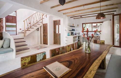 Zona Hotelera House | Zorba Villa 3, Stunning 3BR Villa with private rooftop patio! Sleeps 8.