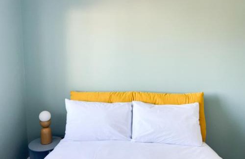 Cricklewood House | Zozy Clitterhouse