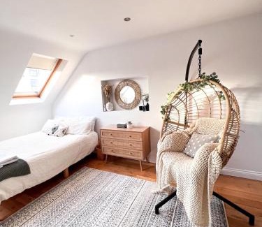 Cricklewood House | Zozy Happy Land