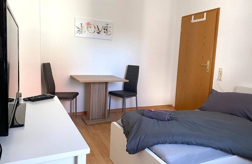 Zwickau Apartment | Zw01b - 2 Zimmer Wohnung in Zwickau, 55qm, 2 Schlafzimmer, Max. 4 Personen