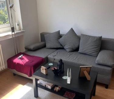 Stadtbezirk 3 Apartment | Zwei Zimmerwohnung, Balkon mit Blick auf den Rheinturm