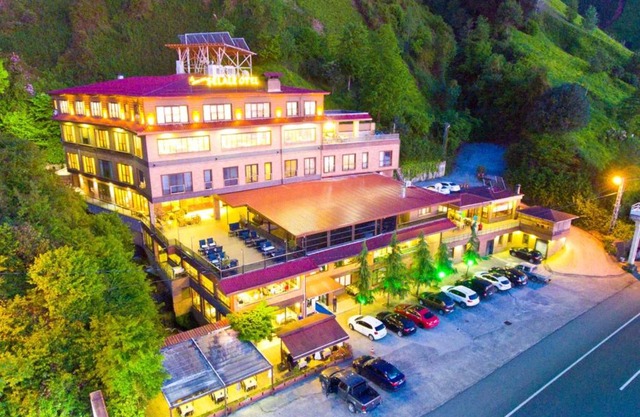 Şelale Otel