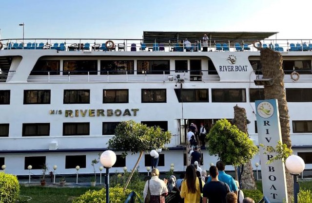 مركب ريفر River Boat