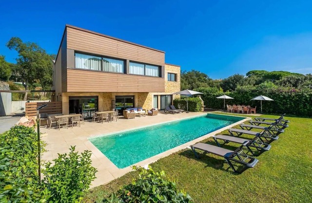 02 CASA CALIFORNIA POOL INT/EXT