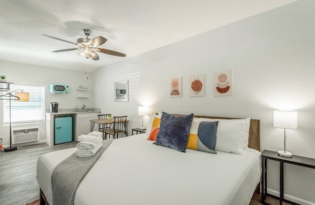 03: The Knoll Room - A PMI Scenic City Vacation Rental