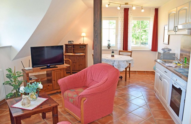 04 Vacation apartment with lake view - Karolas Landhus under the thatched roof