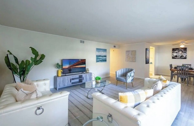 06 Charming Furnished & All Inclusive 2-bedroom condo with WiFi, AC, Pasadena