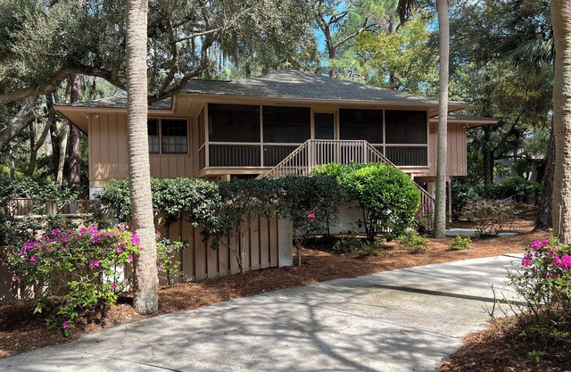 *.08 miles to beach *Oceanside, Sea Pines, Hilton Head 4th Row from Beach