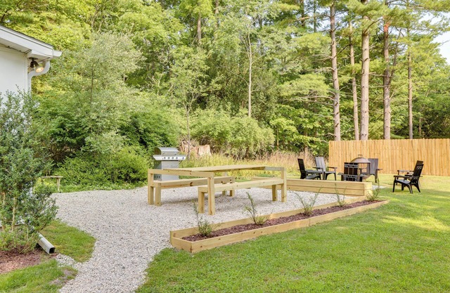 1/2 Mi to Dtwn Frankfort: 'Fernhaven' Home w/Yard