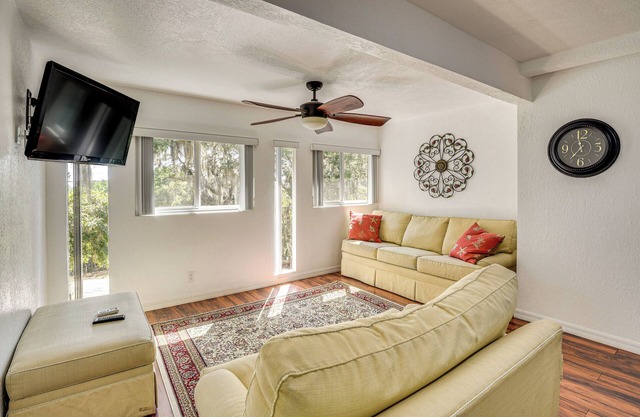 < 1/2 Mi to Lake George Access: Cabin w/Decks!