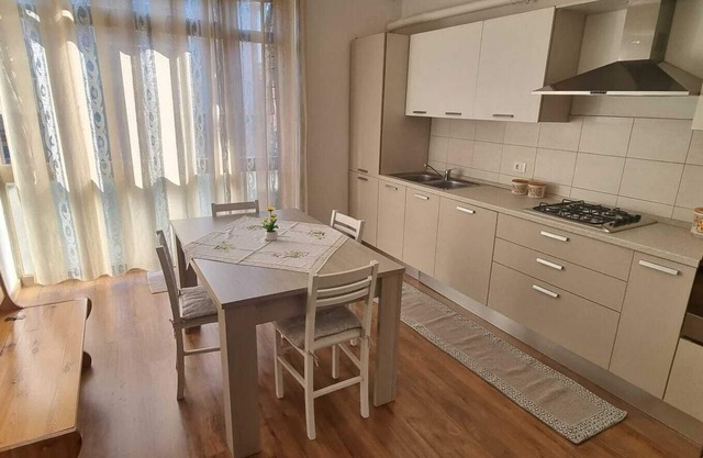 1.5 km from Palazzo Te and 100 meters from the hospital in Mantua Casa Emma
