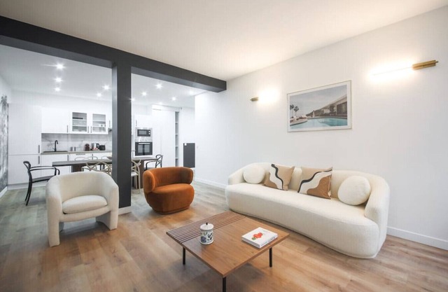 1. Appart 4Pers#2 Chambres#Commerce#FullEquipped