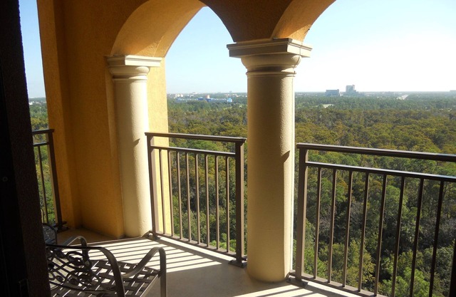 1 BDRM PRESIDENTIAL SUITE TOWER 6 *
