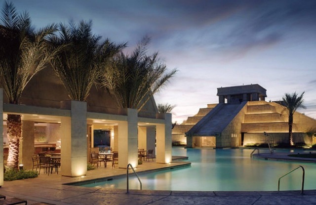1 BDRM~ SLEEPS 4~ GREAT POOLS~ WATER SLIDES~ BOOKING HOLIDAYS NOW ~2 BATHROOMS~