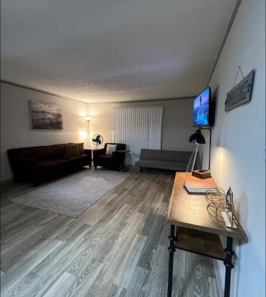 1 bed apartment walking distance to braves stadium