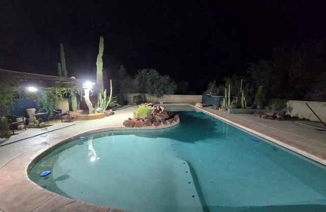 1 bed, office, kitchen, bath private guesthouse