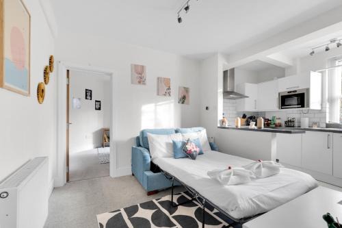 1 bed Sanctuary - 1-Min Tube, London Fashion Week 30min
