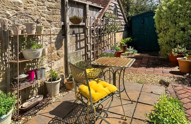 1 bedroom accommodation in West Stour, nr Gillingham, Dorset