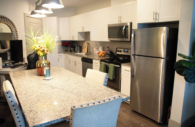 1-bedroom corporate apartment in Addison with AC, WiFi, Gym - Near DFW/DAL