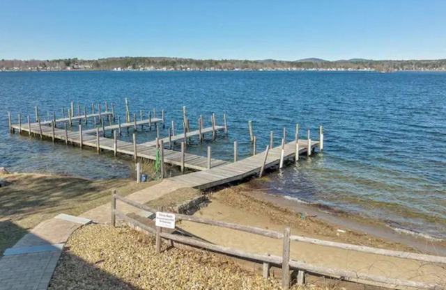 1 bedroom cottage steps to the beach and mooring