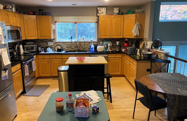 1 Bedroom in a Roomate Shared home in delightful Highlands Ranch with WiFi, AC