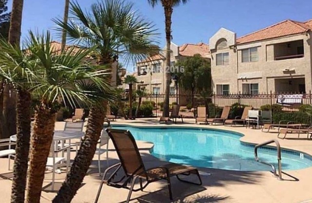 1 bedroom (king size bed), 1 bathroom near Red Rock