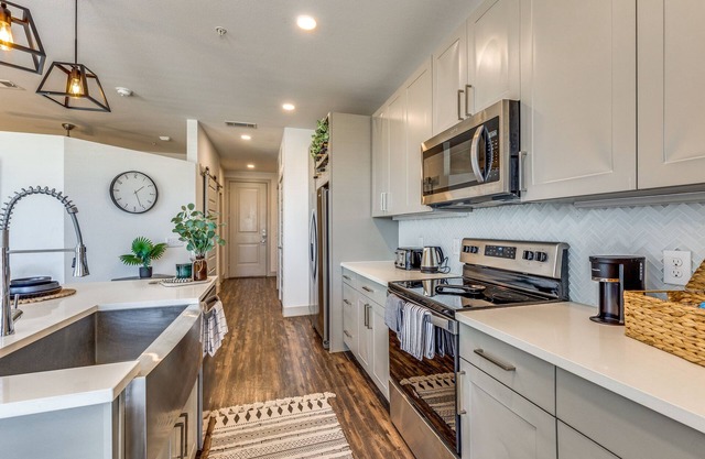 1-bedroom stylist apartment near downtown Fort Worth calling for you.