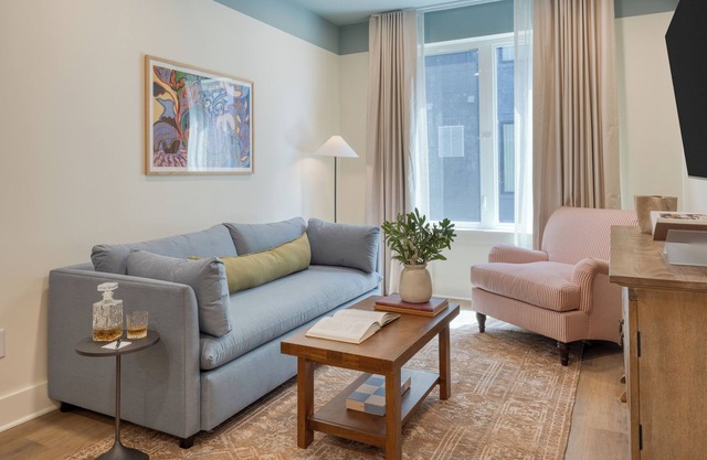 1 Bedroom Suite in New 12 South Hotel by AvantStay