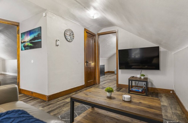 1 BR Beach Dreaming Loft in the Heart of Canton