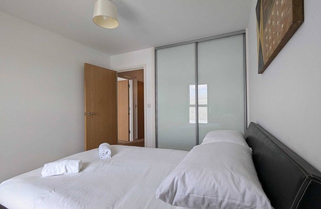 1 Double Bed Apartment close to Etihad