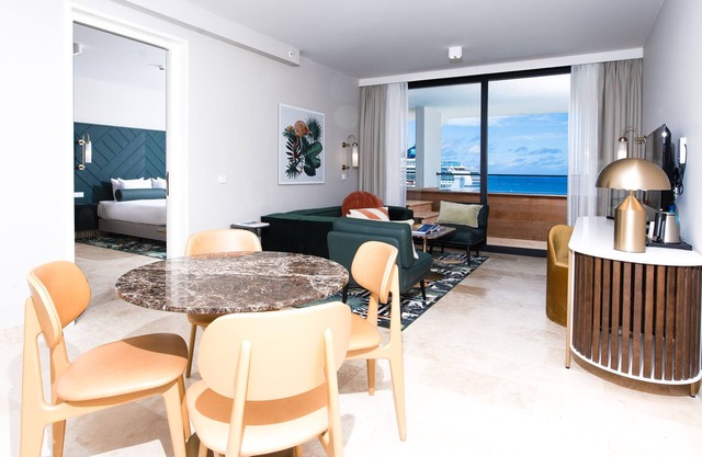 1 king bed ocean view junior suites