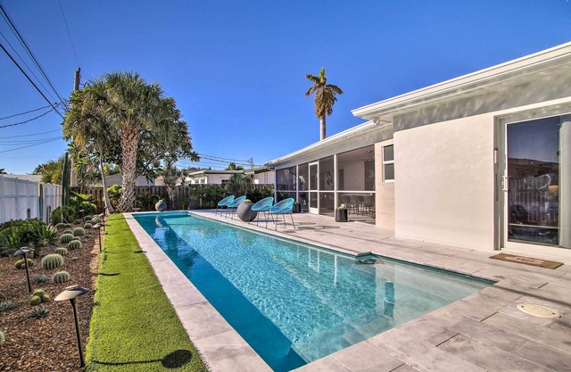 1 Mi to Deerfield Beach: Stylish Studio w/Pool!