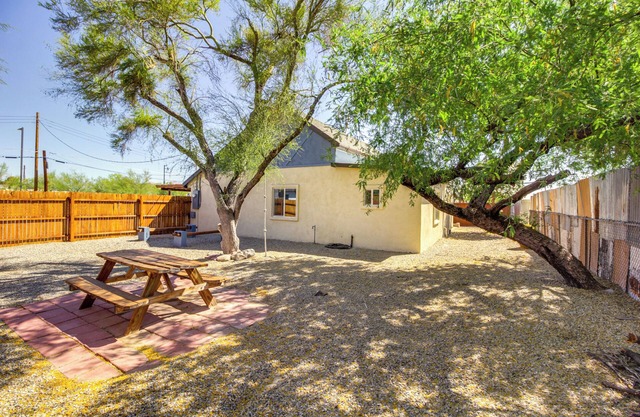 1 Mi to Dtwn Tucson: Home w/Fenced-In Yard