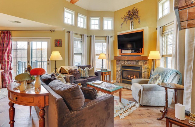 < 1 Mi to Mountain Creek Resort: Condo w/Balcony