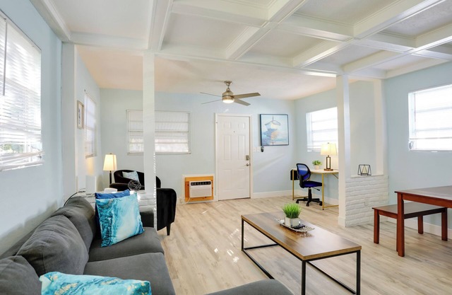 1 Mi to Ocean Access: Lake Worth Beach Rental