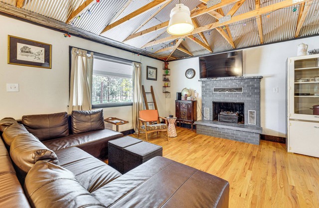 1 Mi to Town: Woodland Park Home w/Yard!