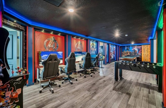 10 BED | 8 BATH Villa Gameroom & Pool 2106Lelani