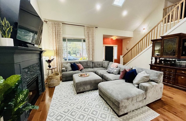 10 mins U of O, Autzen, airport HOT TUB, park, Quiet location!