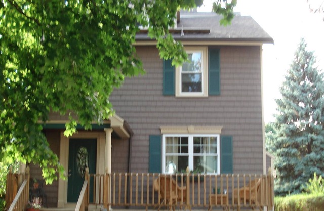 10 Minute drive to Boston - 3 Bedrooms, 2 full baths, 1 half.