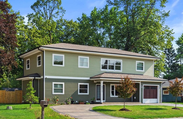 10 minutes to downtown! Family-sized homes with rec room and bar.