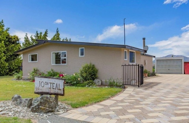 10 on TEAL HOLIDAY HOME