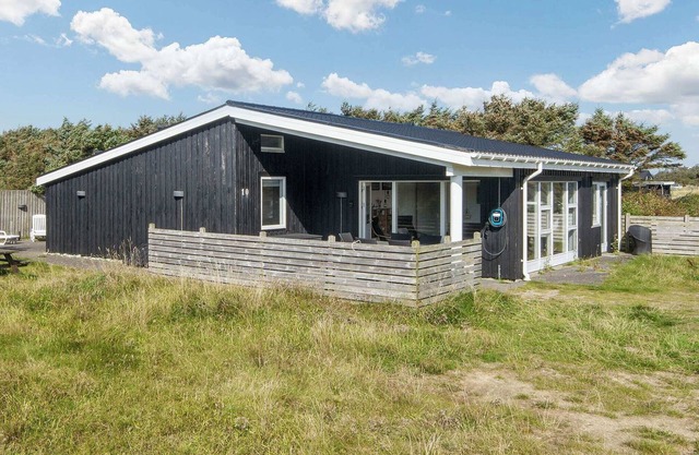 10 person holiday home in Harboøre-By Traum