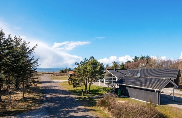 10 person holiday home in Løgstør-By Traum