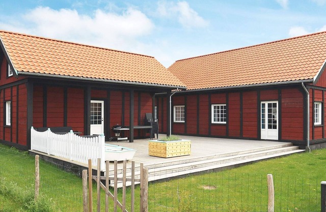 10 person holiday home in Marstal-By Traum