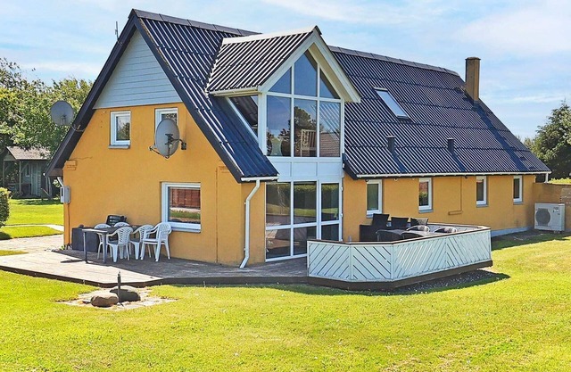 10 person holiday home in Vinderup-By Traum